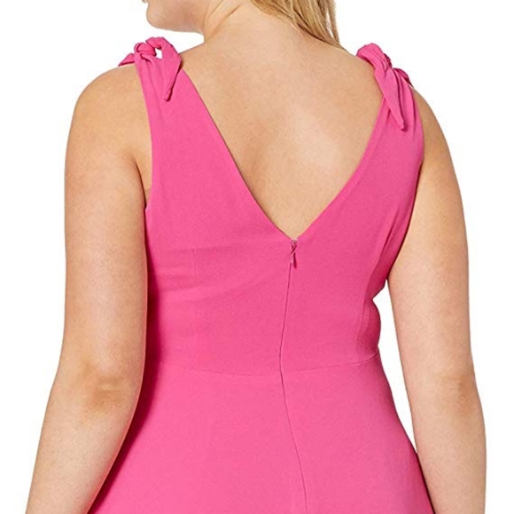 Betsey Johnson
Women's Plus-Size Pebble Crepe - Picture 2 of 5